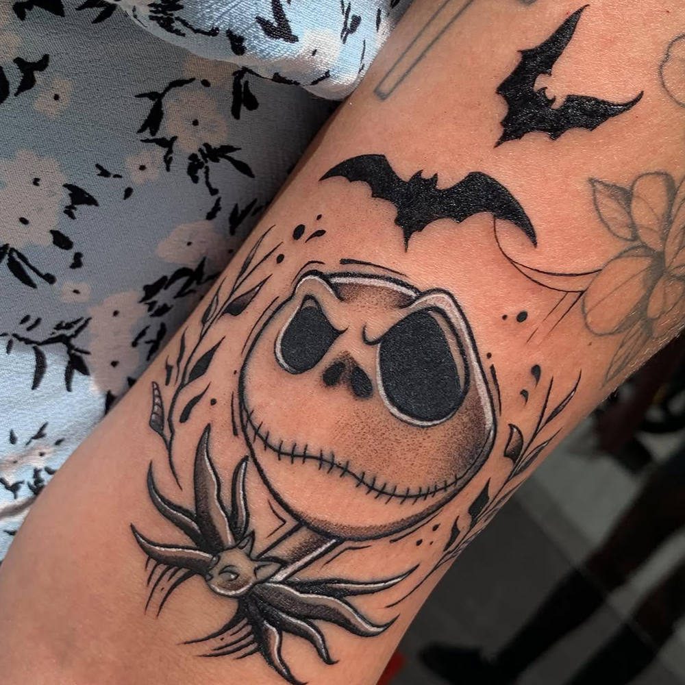 tattooed-arm-of-a-hairdresser-RVTKGR5-r22o8c593yt2s8d1i8m03un4o1